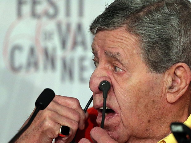 Jerry Lewis faz graça em Cannes Foto: AFP/Loic Venance