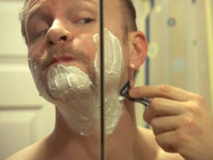 Mansome - fazendo a barba