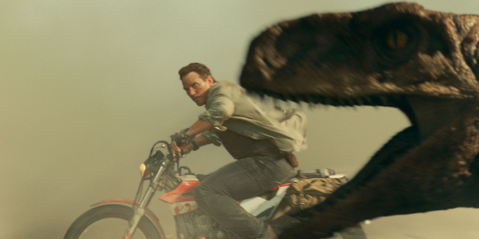Jurassic World 3: Nova foto mostra dinossauro com visual mais realista