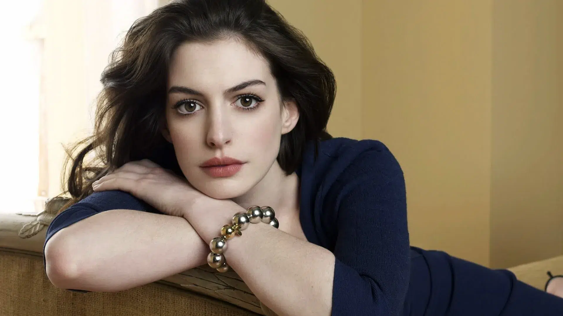 Confira os filmes mais populares da carreira de Anne Hathaway